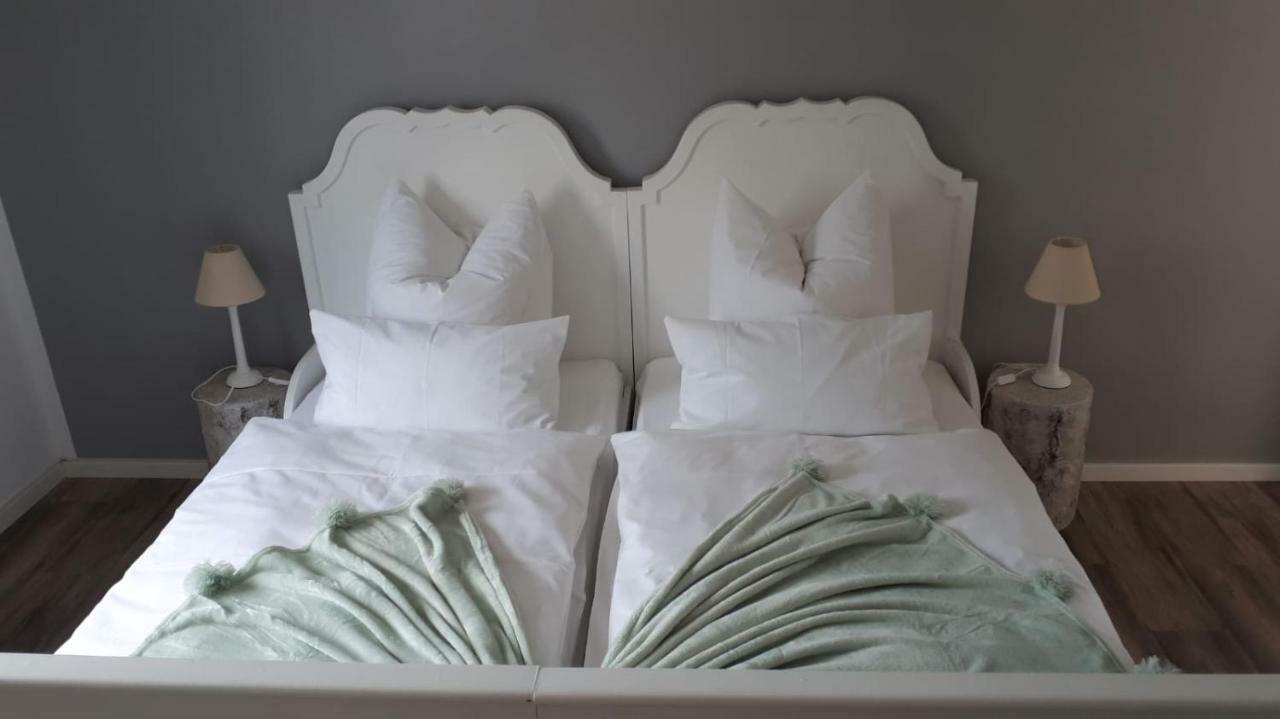 Guest House Dommitzsch ภายนอก รูปภาพ